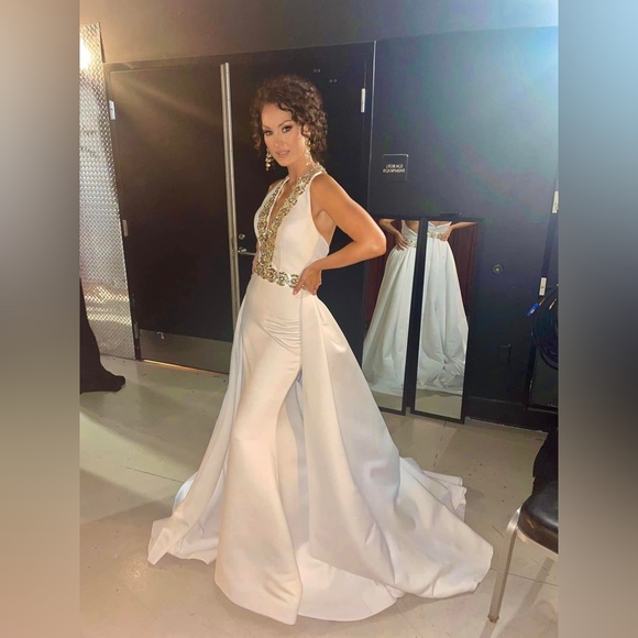 Custom designed one-of-a-kind, Gregory Ellenburg gown - Picture 4 of 5